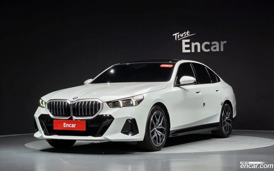 BMW 5 Series 520i M 2026 — photo 1, buy with delivery to Moscow