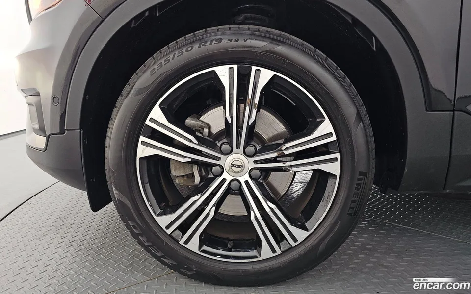 Volvo XC40 B4 2022 — thumbnail 5