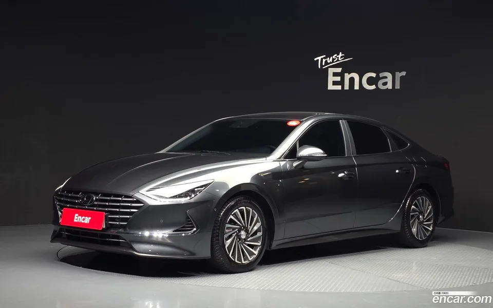 Hyundai Sonata Hybrid 2022 — photo 1, buy with delivery to Moscow