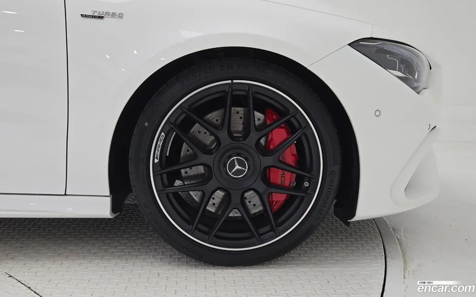 Mercedes-Benz CLA-Class AMG CLA 45 S 4MATIC+ 2025 — миниатюра 5