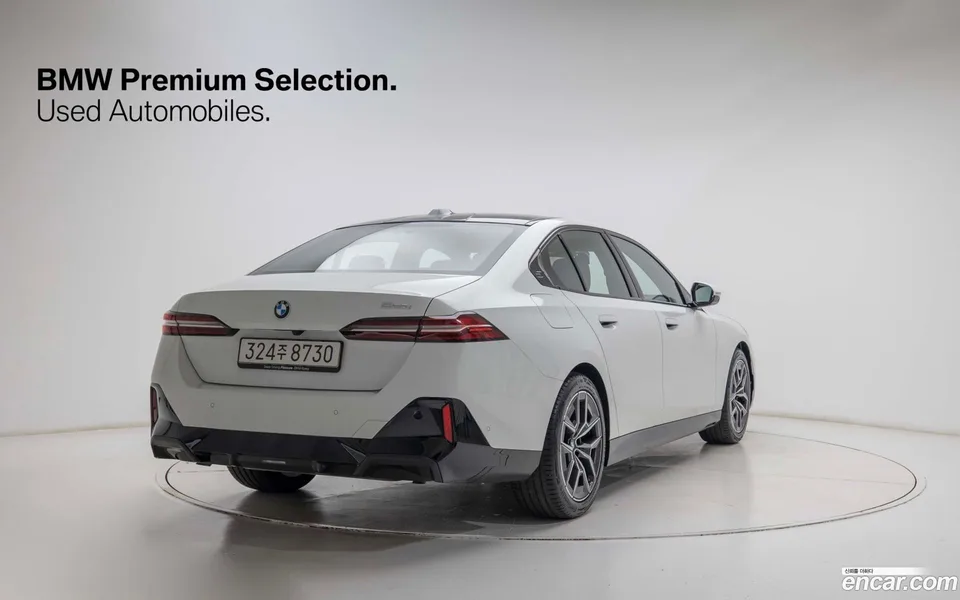 BMW 5 Series 520i M 2025 — thumbnail 2