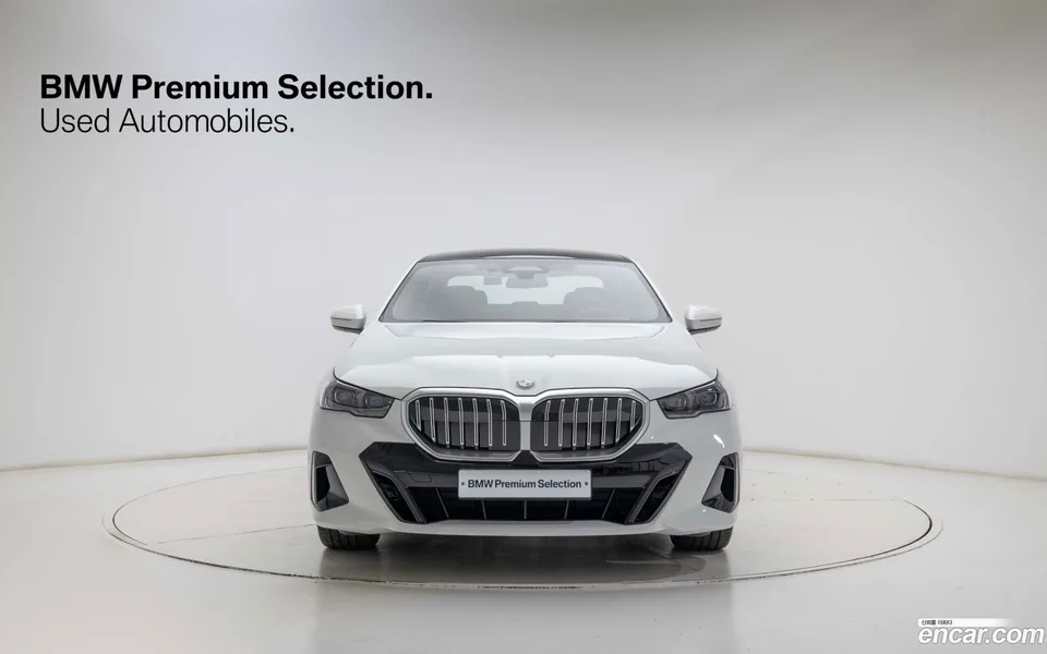 BMW 5 Series 520i M 2025 — thumbnail 3