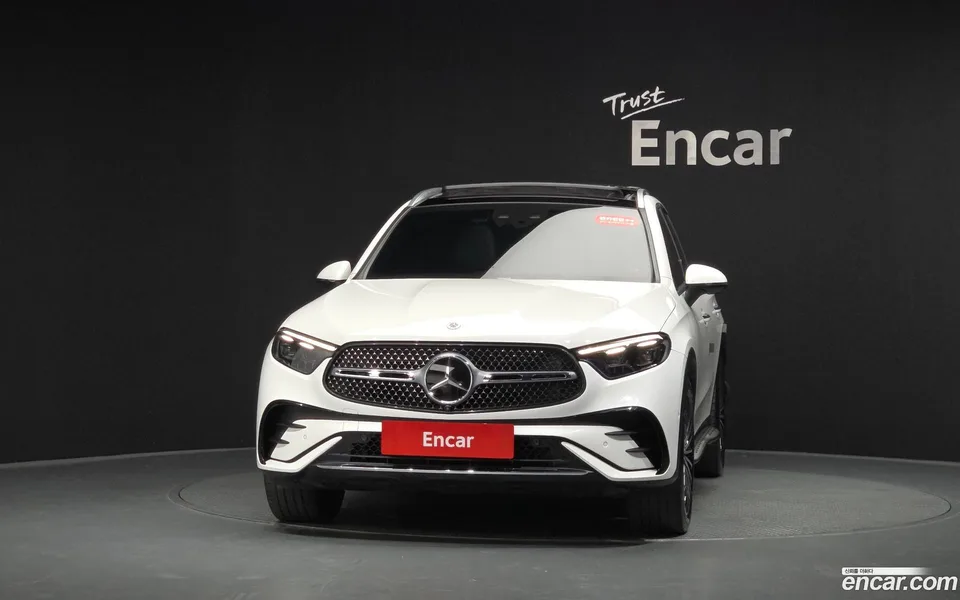 Mercedes-Benz GLC-Class GLC300 4MATIC AMG Line 2023 — thumbnail 3