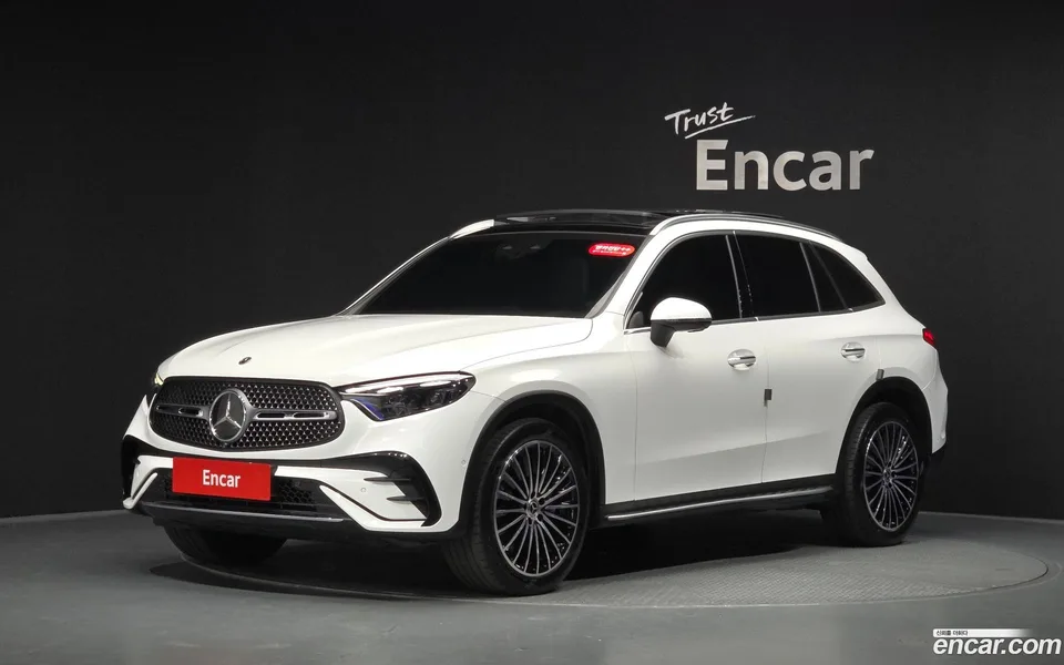 Mercedes-Benz GLC-Class GLC300 4MATIC AMG Line 2023 — photo 1, buy with delivery to Moscow