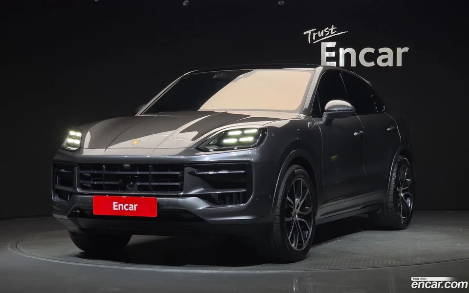 Porsche Cayenne 3.0 2024 — фото 1, купить с доставкой в Москву