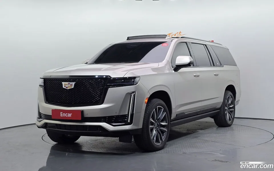 Cadillac Escalade 6.2 ESV 2023 — photo 1, buy with delivery to Moscow