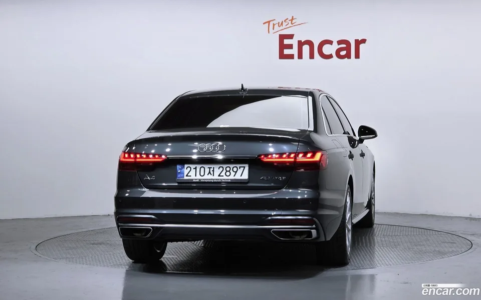 Audi A4 40 TFSI 2023 — thumbnail 4