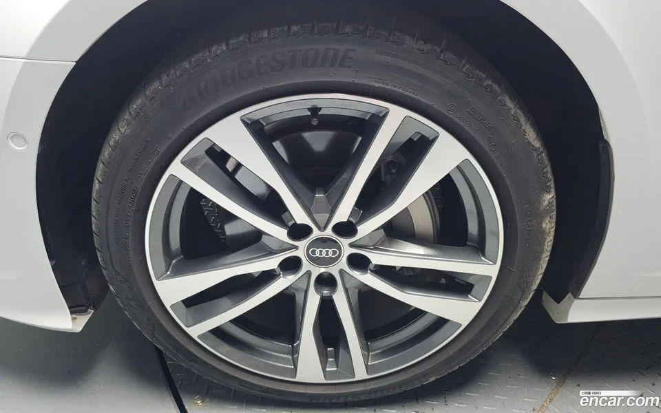 Audi A6 45 TFSI 2023 — thumbnail 2