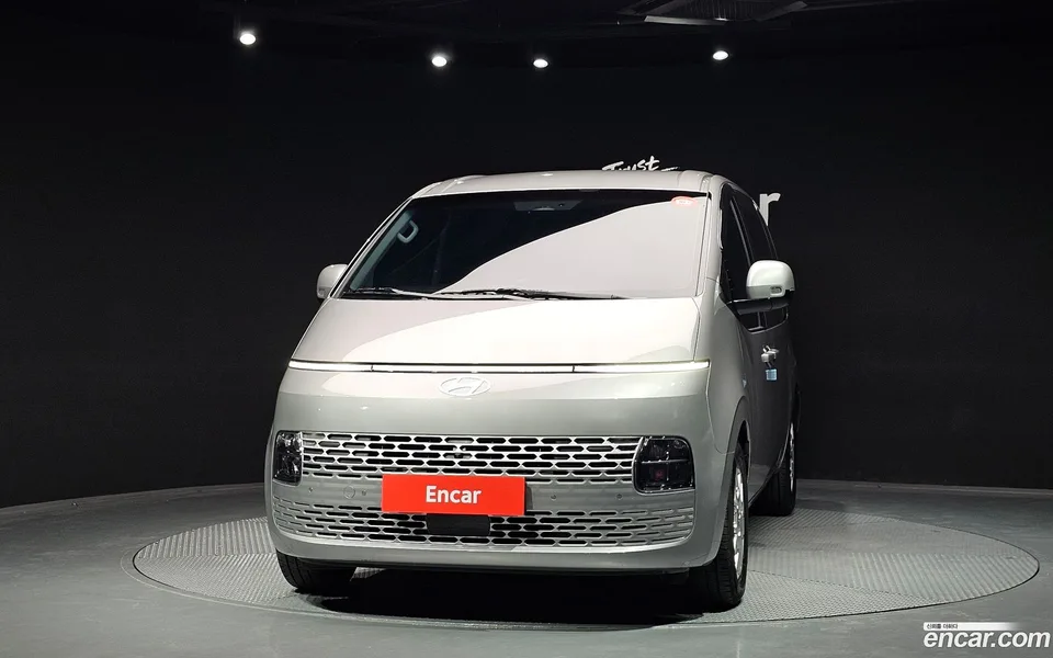 Hyundai Staria L3.5 3 2025 — thumbnail 3