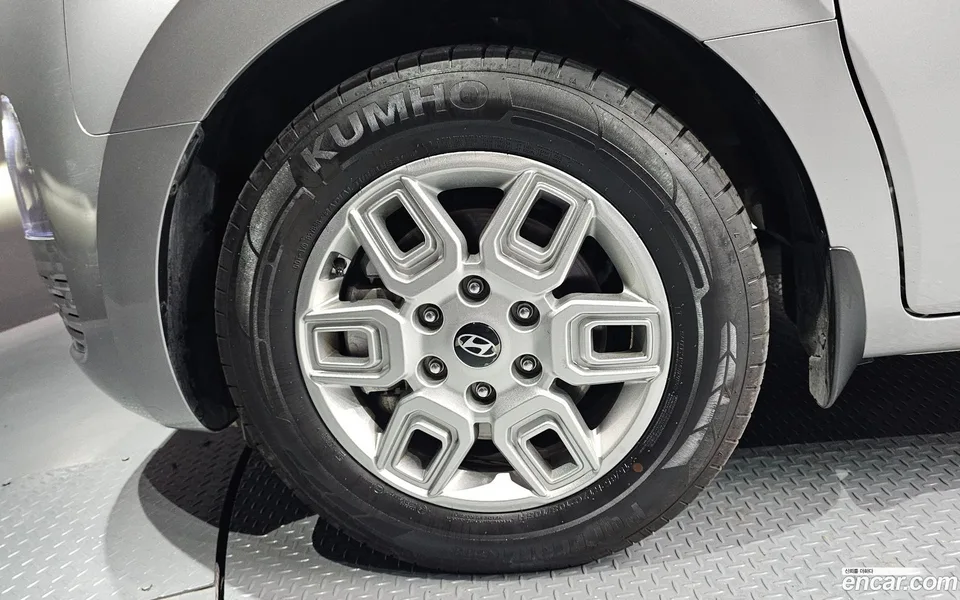 Hyundai Staria L3.5 3 2025 — thumbnail 5