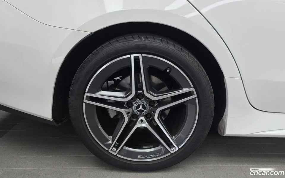 Mercedes-Benz CLS-Class CLS300d 4MATIC 2023 — thumbnail 5