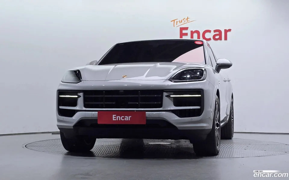 Porsche Cayenne 3.0 E- 2024 — thumbnail 3
