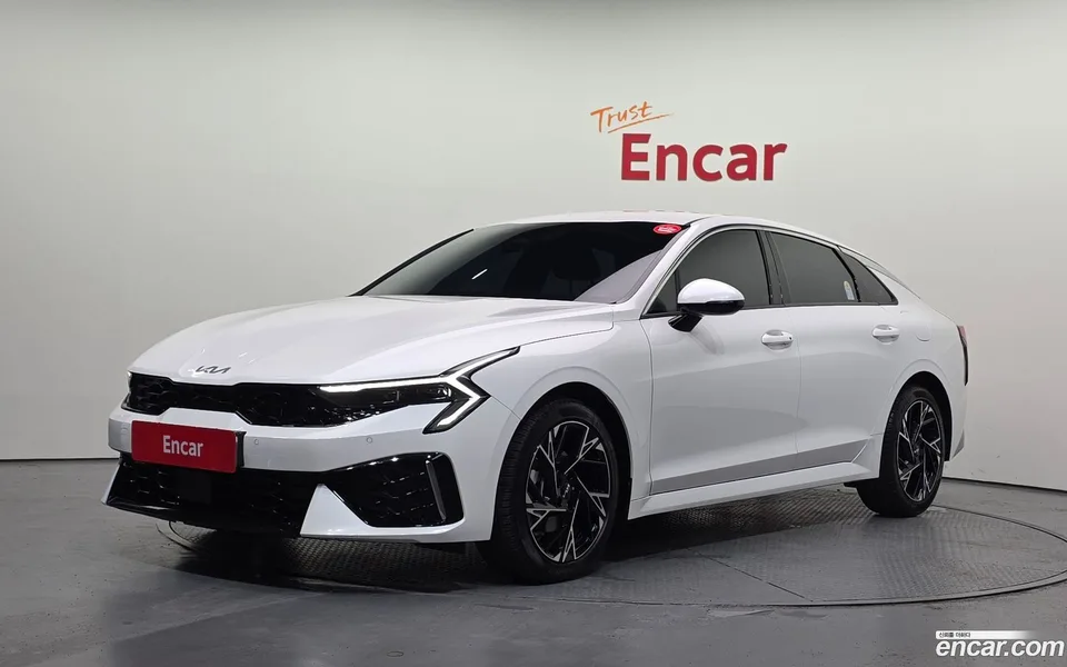 Kia K5 2.0 2025 — photo 1, buy with delivery to Moscow