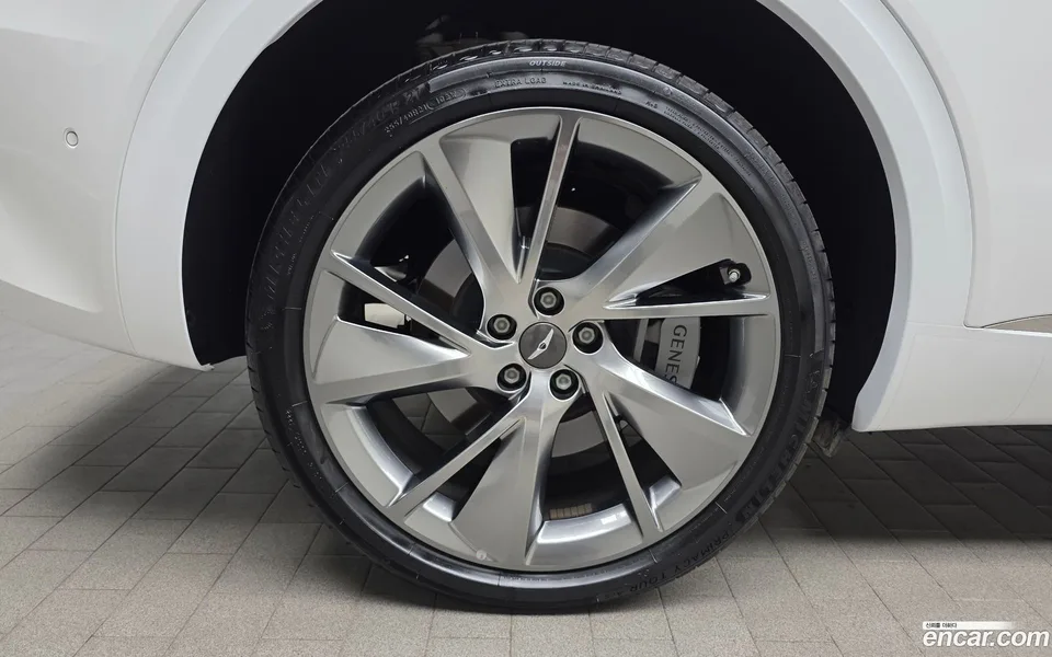 Genesis GV70 2.5T AWD 2023 — thumbnail 2