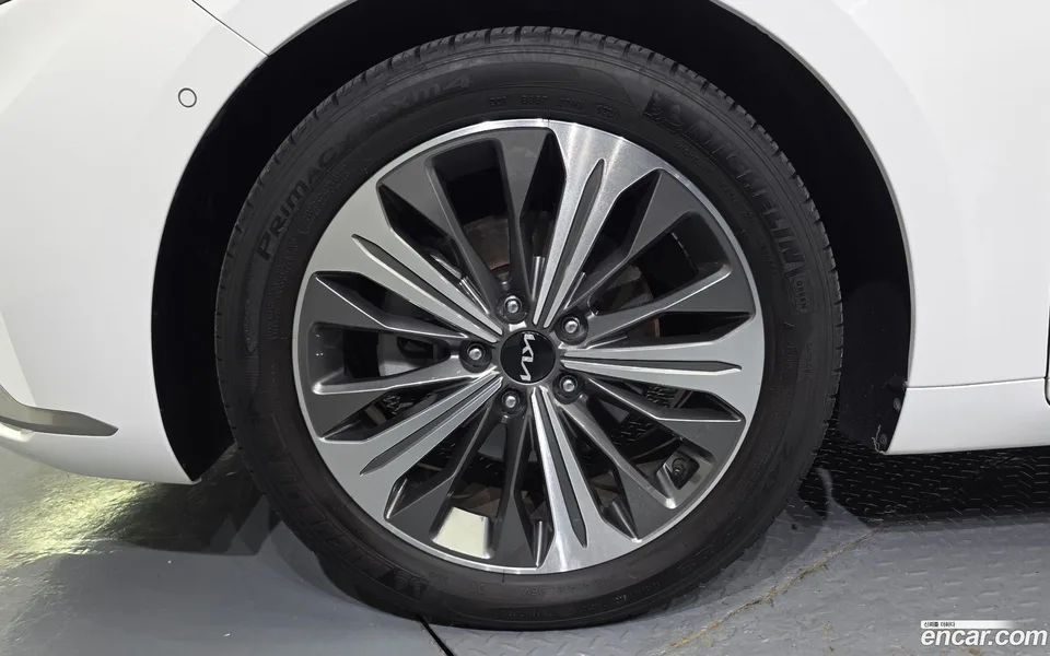 Kia K8 Hybrid 2023 — thumbnail 2