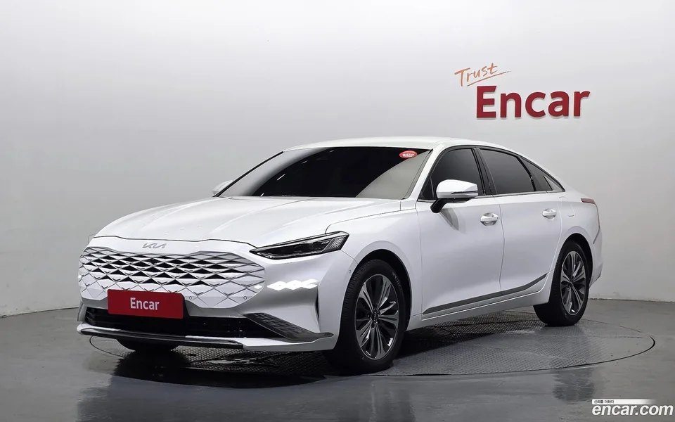 Kia K8 Hybrid 2023 — photo 1, buy with delivery to Moscow