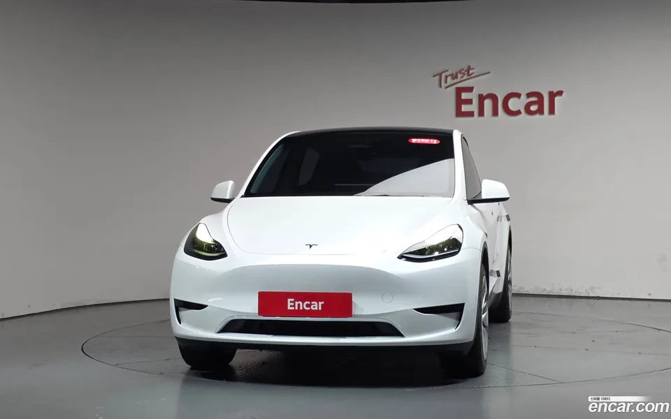 Tesla Model Y RWD 2023 — thumbnail 3