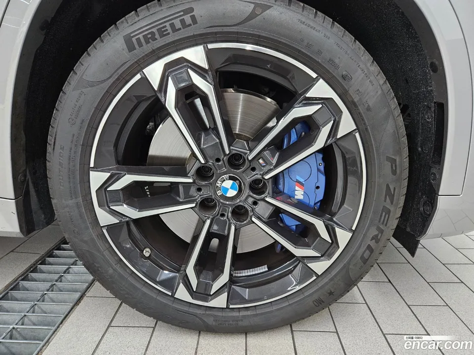 BMW X1 M35i xDrive 2025 — миниатюра 5