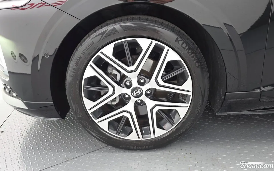 Hyundai Grandeur 2.5 2WD 2023 — thumbnail 2