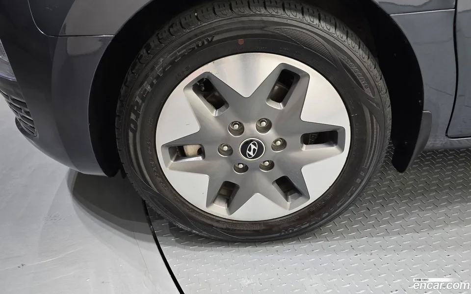 Hyundai Staria 11 2024 — thumbnail 5