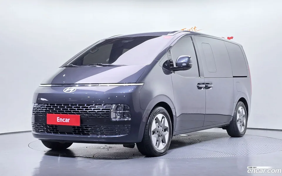 Hyundai Staria 11 2024 — photo 1, buy with delivery to Moscow