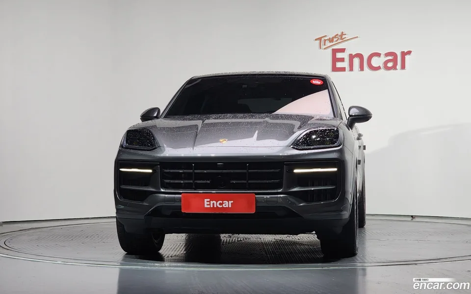 Porsche Cayenne 3.0 E- 2025 — thumbnail 3