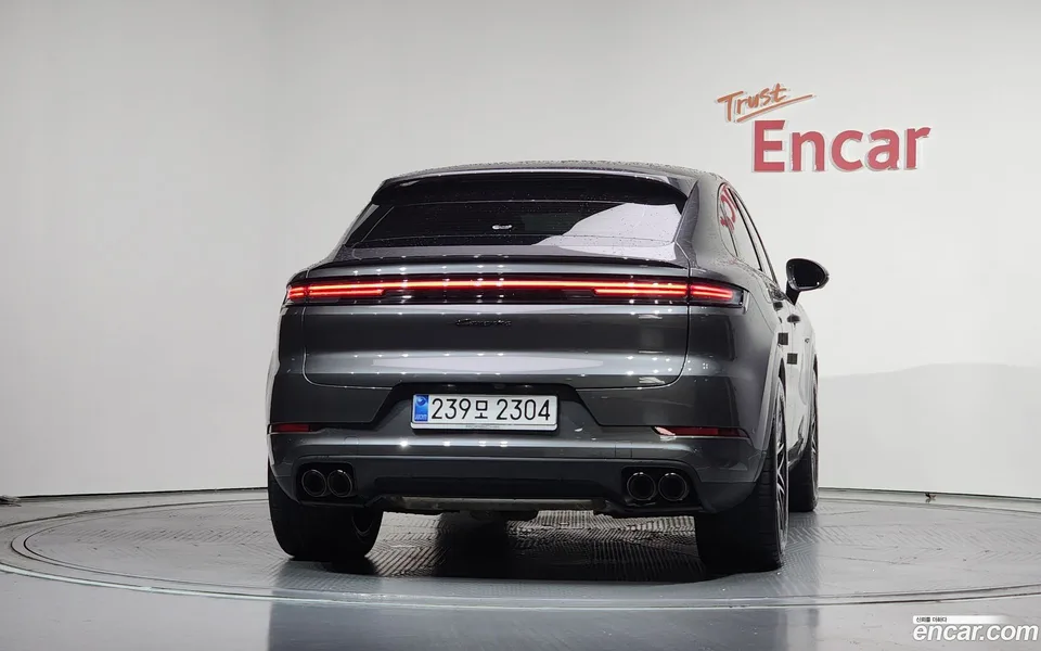 Porsche Cayenne 3.0 E- 2025 — thumbnail 4