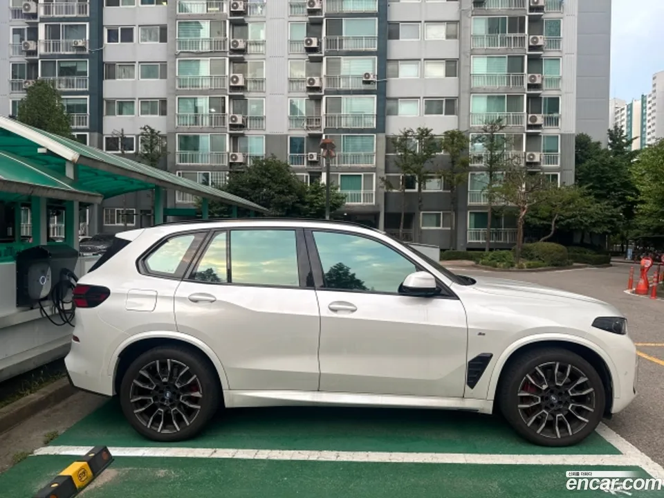 BMW X5 xDrive 50e M 2025 — thumbnail 4