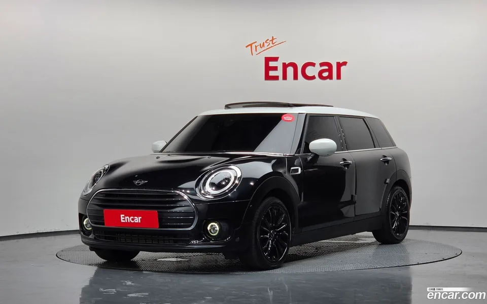 MINI Cooper Clubman 2022 — photo 1, buy with delivery to Moscow
