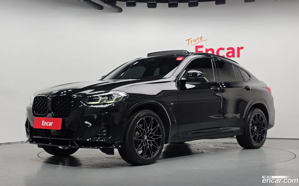 BMW X4 xDrive20i M 2023 — photo 1, buy with delivery to Moscow
