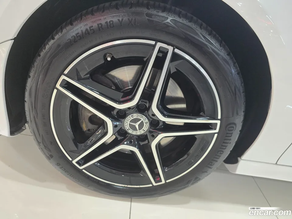 Mercedes-Benz CLA-Class CLA250 4MATIC 2023 — миниатюра 5