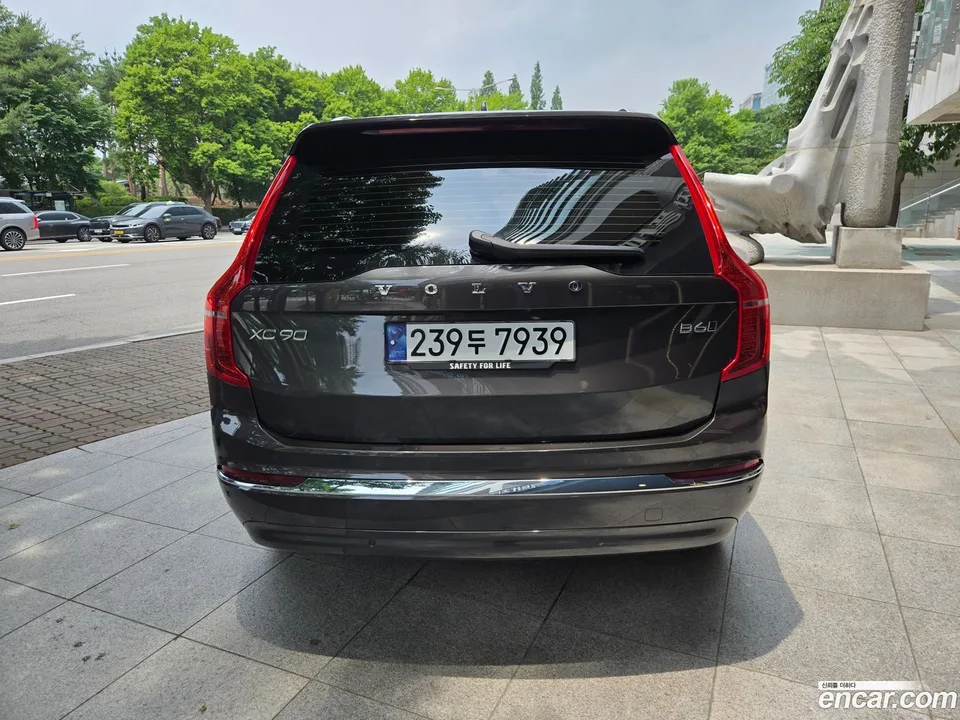 Volvo XC90 B6 2024 — thumbnail 4
