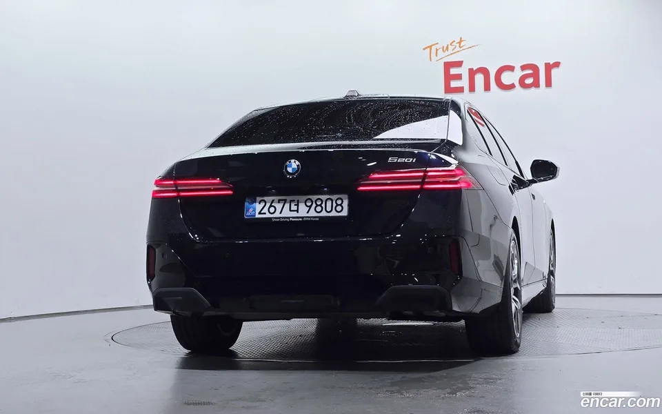 BMW 5 Series 520i M 2025 — thumbnail 4