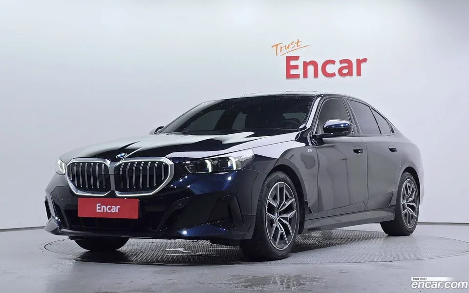 BMW 5 Series 520i M 2025 — photo 1, buy with delivery to Moscow