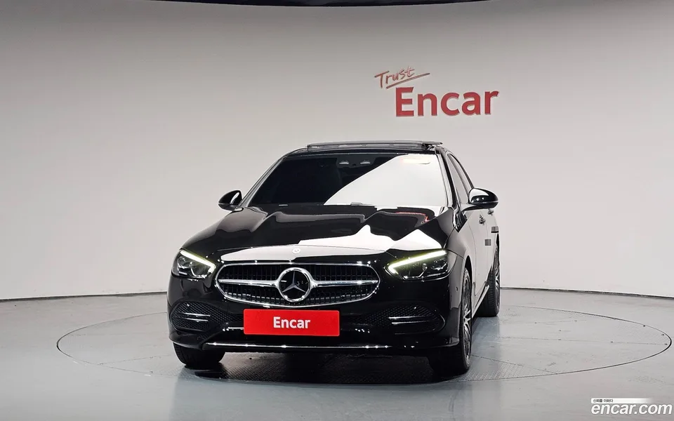 Mercedes-Benz C-Class C200 2024 — thumbnail 3