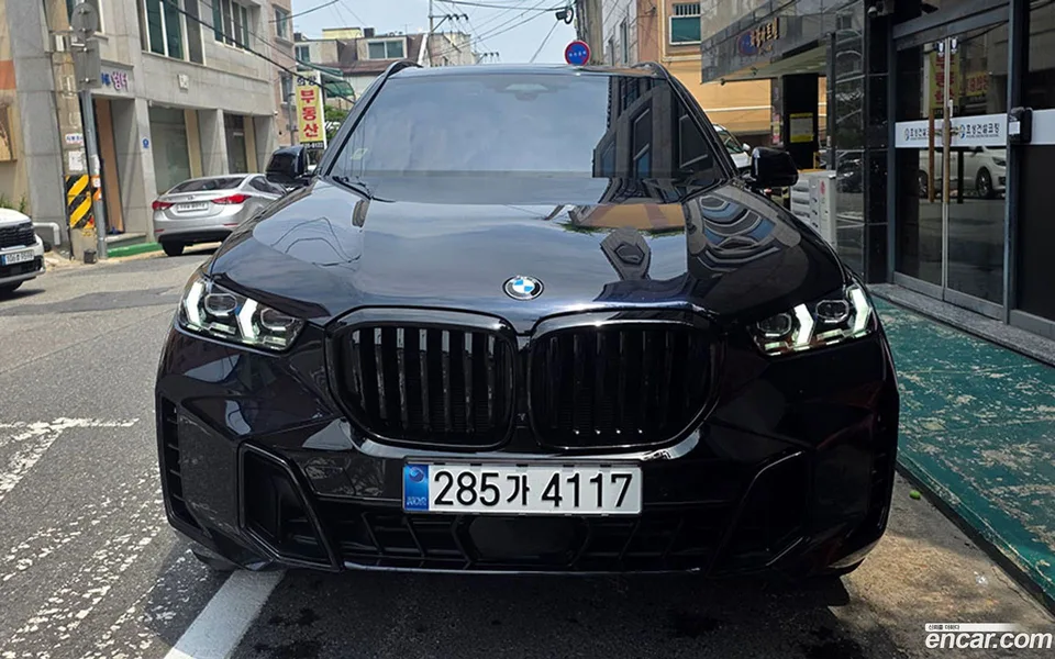 BMW X5 xDrive 40i M 2025 — photo 1, buy with delivery to Moscow