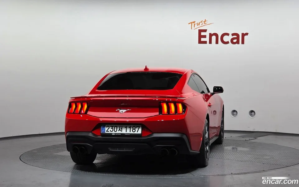 Ford Mustang 2.3 2025 — thumbnail 4