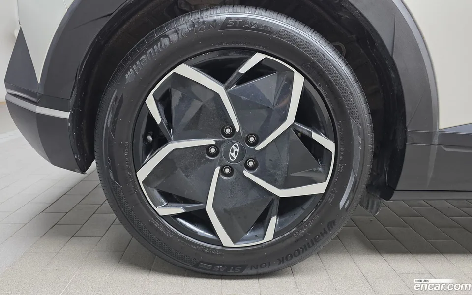 Hyundai Ioniq 5 2023 — thumbnail 5