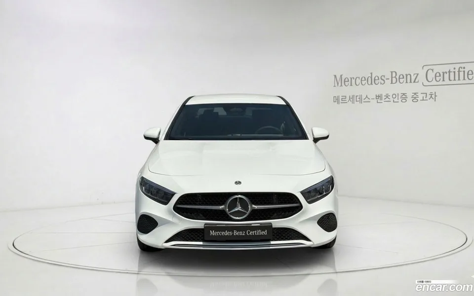 Mercedes-Benz A-Class A220 2025 — thumbnail 3