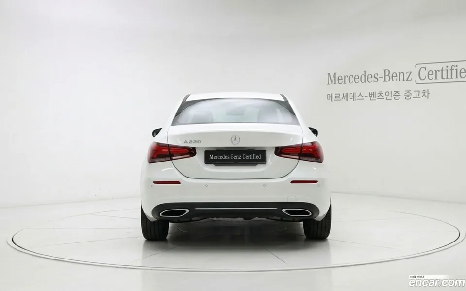 Mercedes-Benz A-Class A220 2025 — thumbnail 4