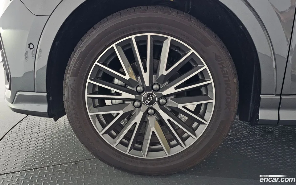 Audi Q3 35 TDI 2025 — thumbnail 5