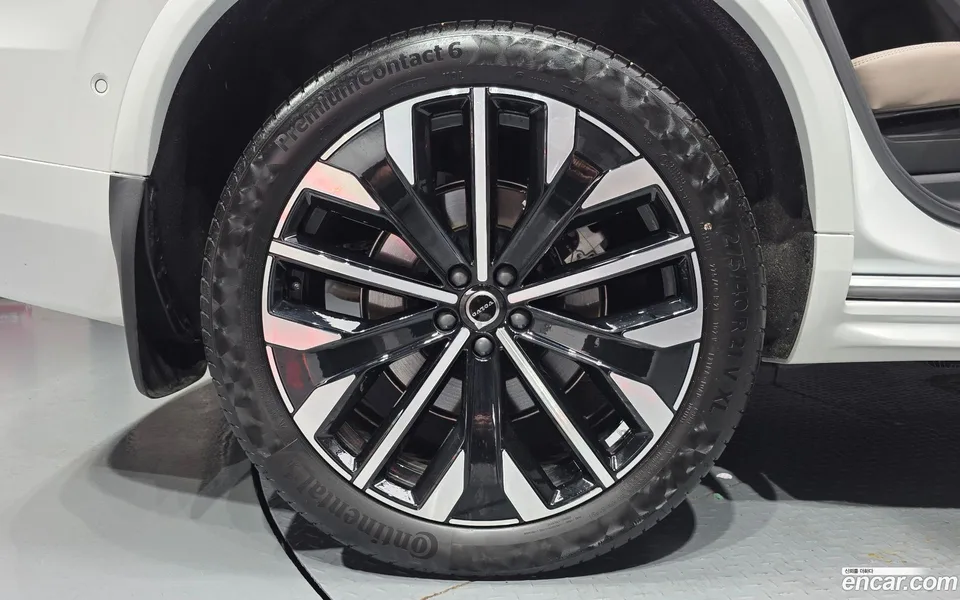 Volvo XC90 B6 2026 — thumbnail 2