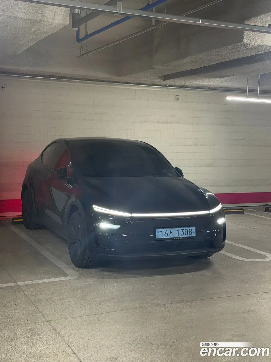 Tesla Model Y RWD 2026 — photo 1, buy with delivery to Moscow