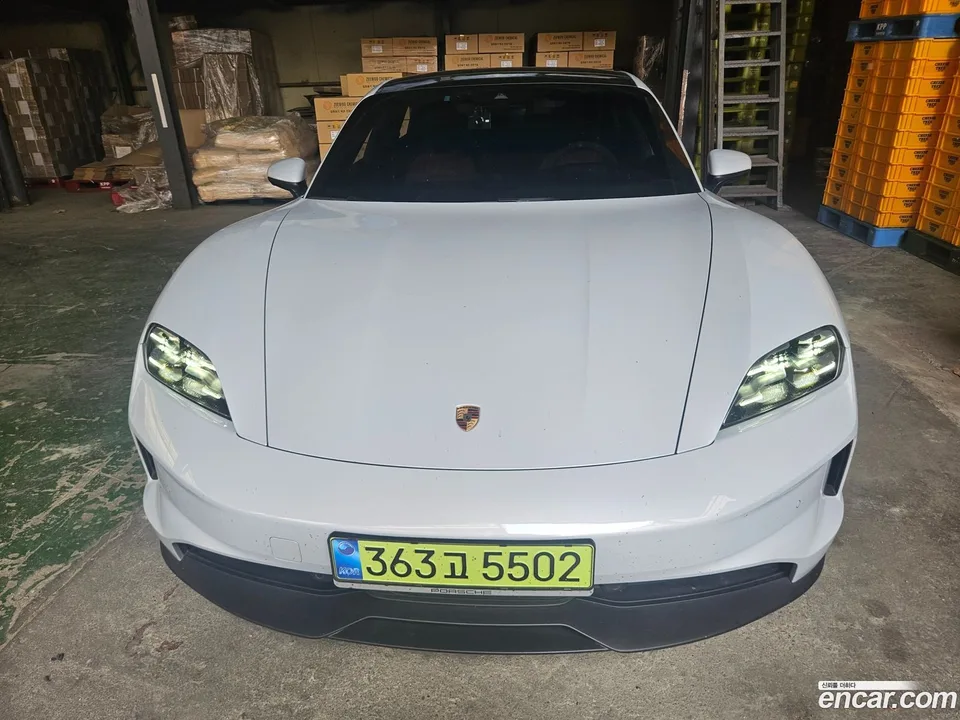 Porsche Taycan 4S 2025 — photo 1, buy with delivery to Moscow
