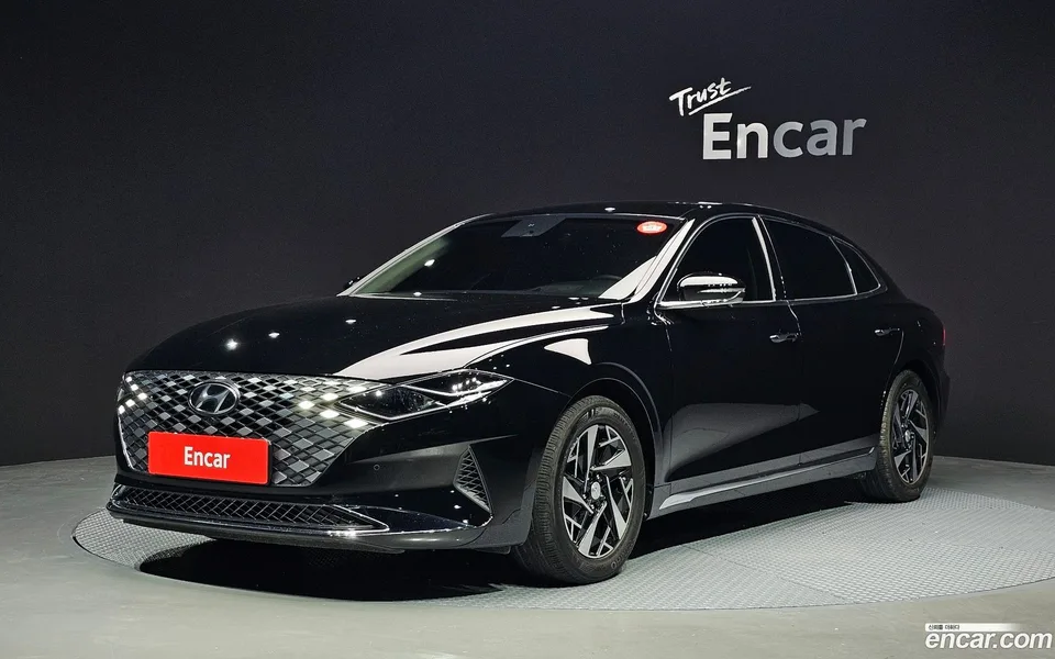 Hyundai Grandeur IG Hybrid 2022 — photo 1, buy with delivery to Moscow