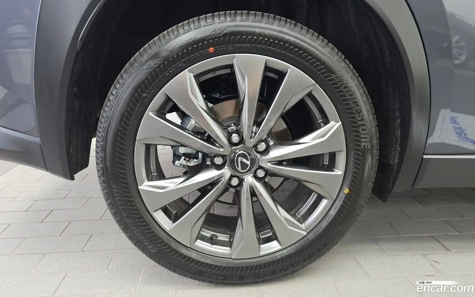 Lexus UX 300h 2.0 F-Sport 2WD 2026 — thumbnail 5