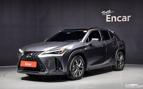 Lexus UX 300h 2026 купить в Москве