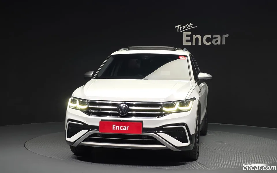 Volkswagen Tiguan Allspace 2.0 TSI 2022 — thumbnail 3
