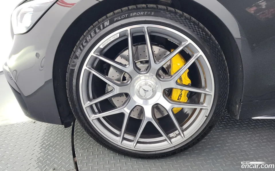 Mercedes-Benz AMG GT 4 43 4MATIC+ 2023 — thumbnail 5