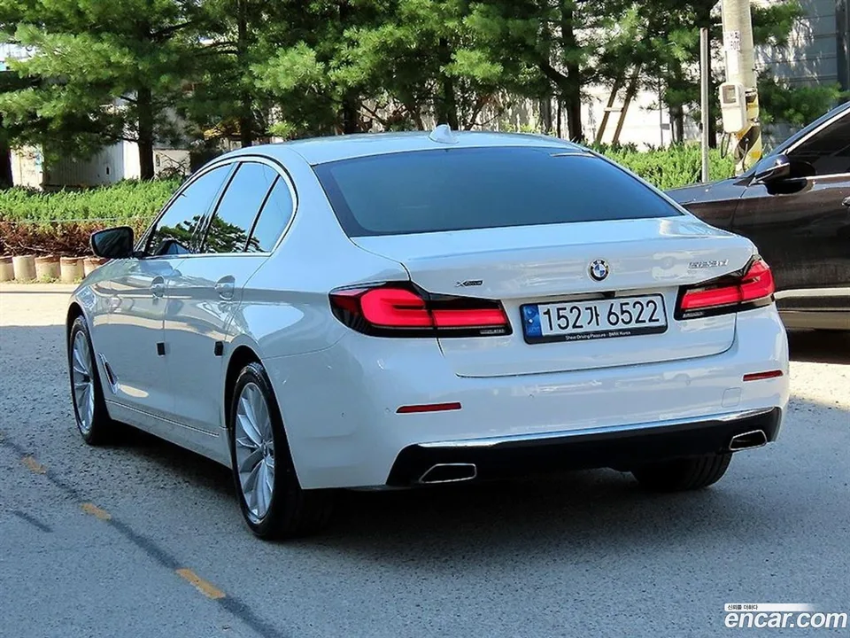 BMW 5 Series 523d xDrive 2022 — thumbnail 3